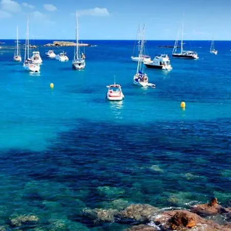 15 Vistas Al Mar Apartment *